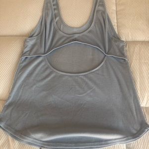 Alo tank size XS